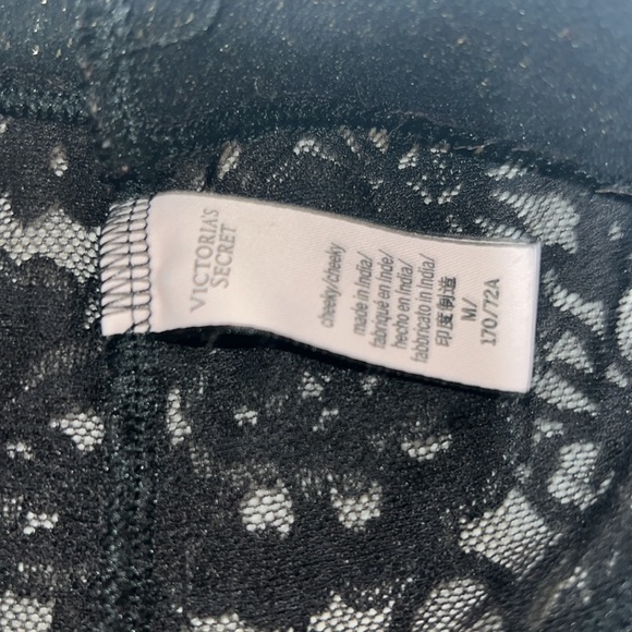 Victoria secret// cheeky - Picture 2 of 3